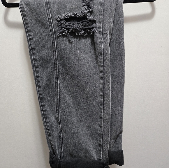 Pretty Little Thing Jean's ✨️ - Picture 3 of 6